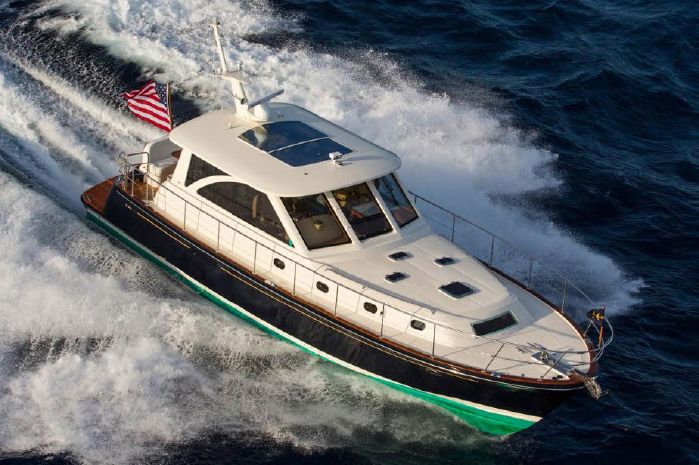 2016 Hunt Yachts 68
