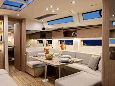 Oceanis 51.1 interior