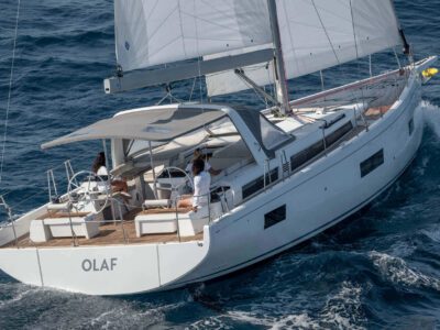 Oceanis Yacht 54 from the stern