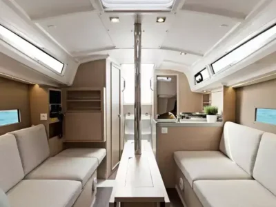 Oceanis 30.1 interior