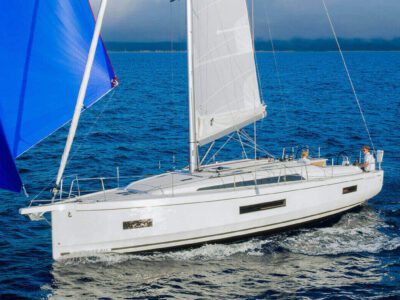 Oceanis 40.1 sailing