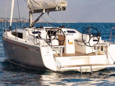 Oceanis 34.1 from aft