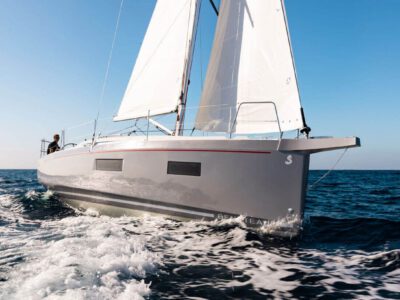 Oceanis 34.1 sailing