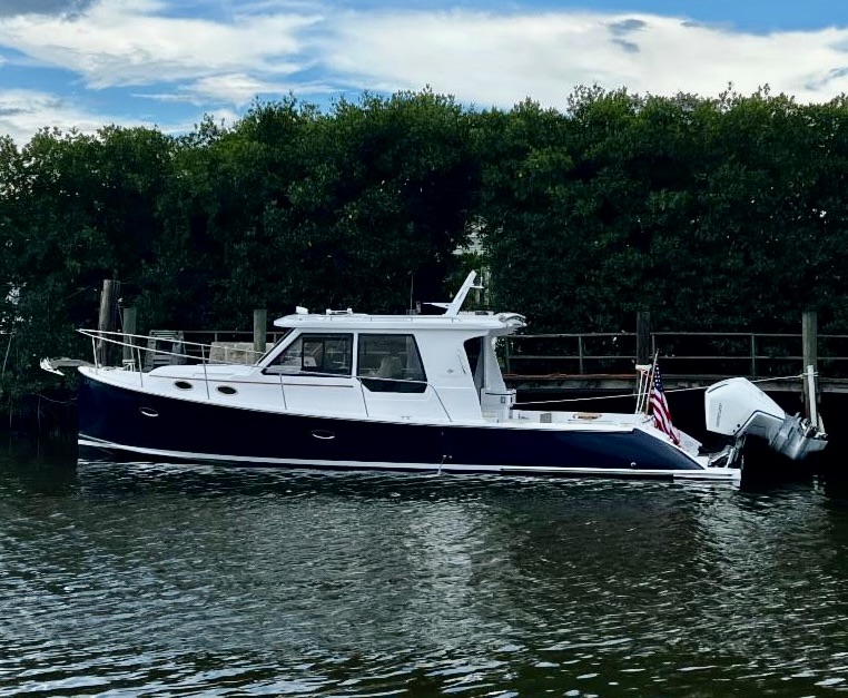 True North 39 with new outboards